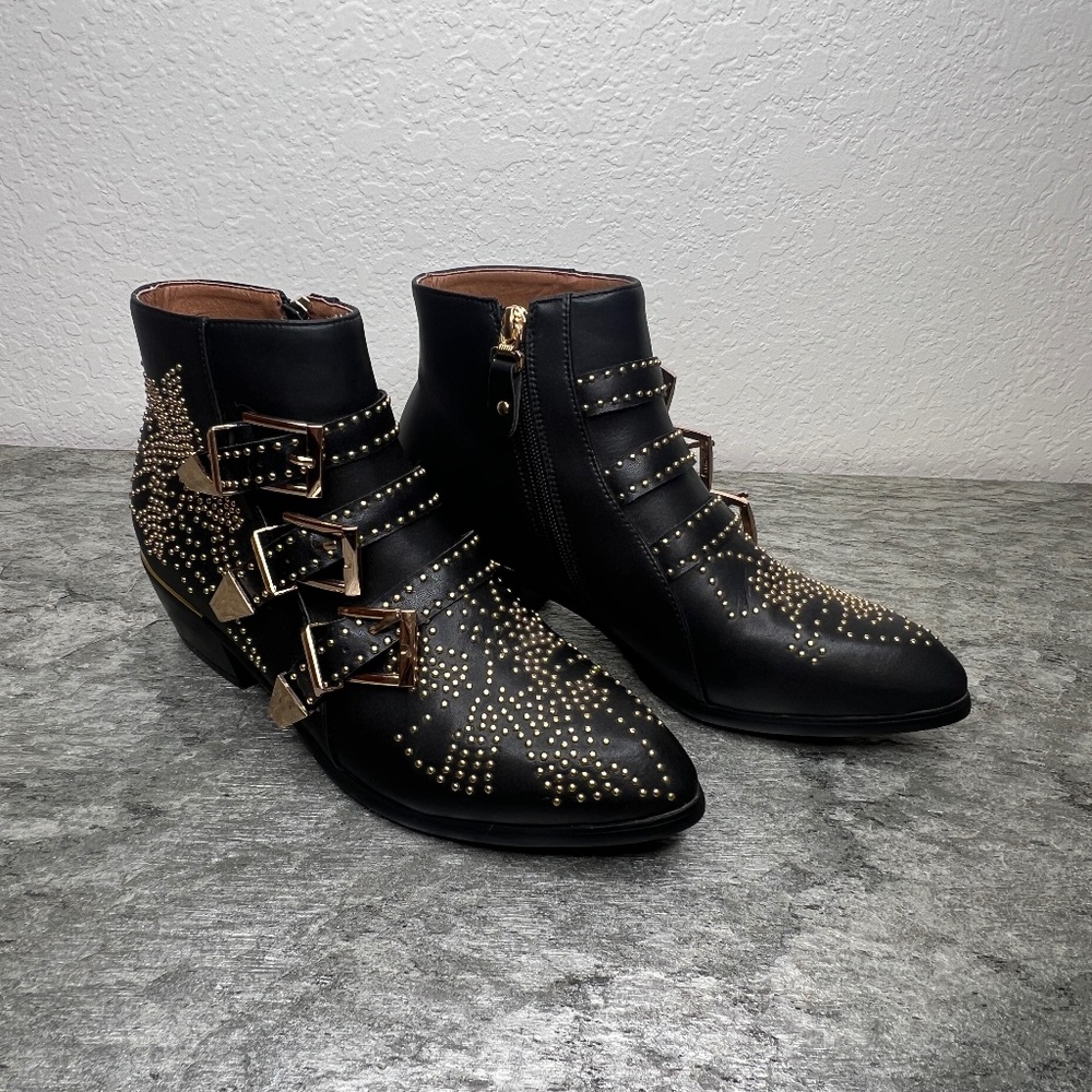 Comfity Gold Studded Booties